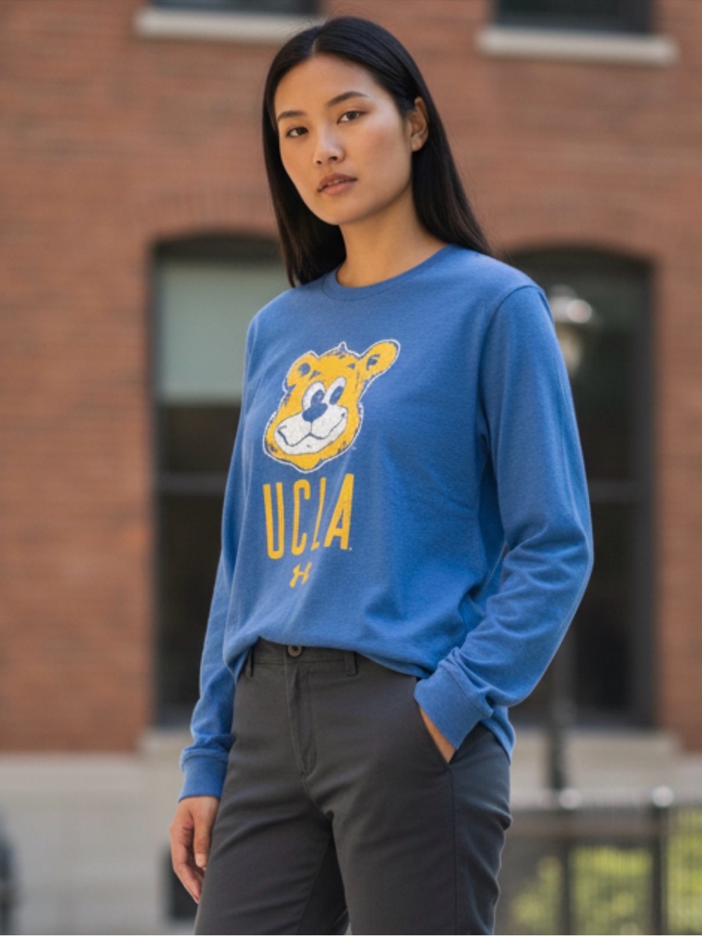 Under Armour UCLA Mighty Bruins Long Sleeve Training Graphic T-shirt Blue Size M